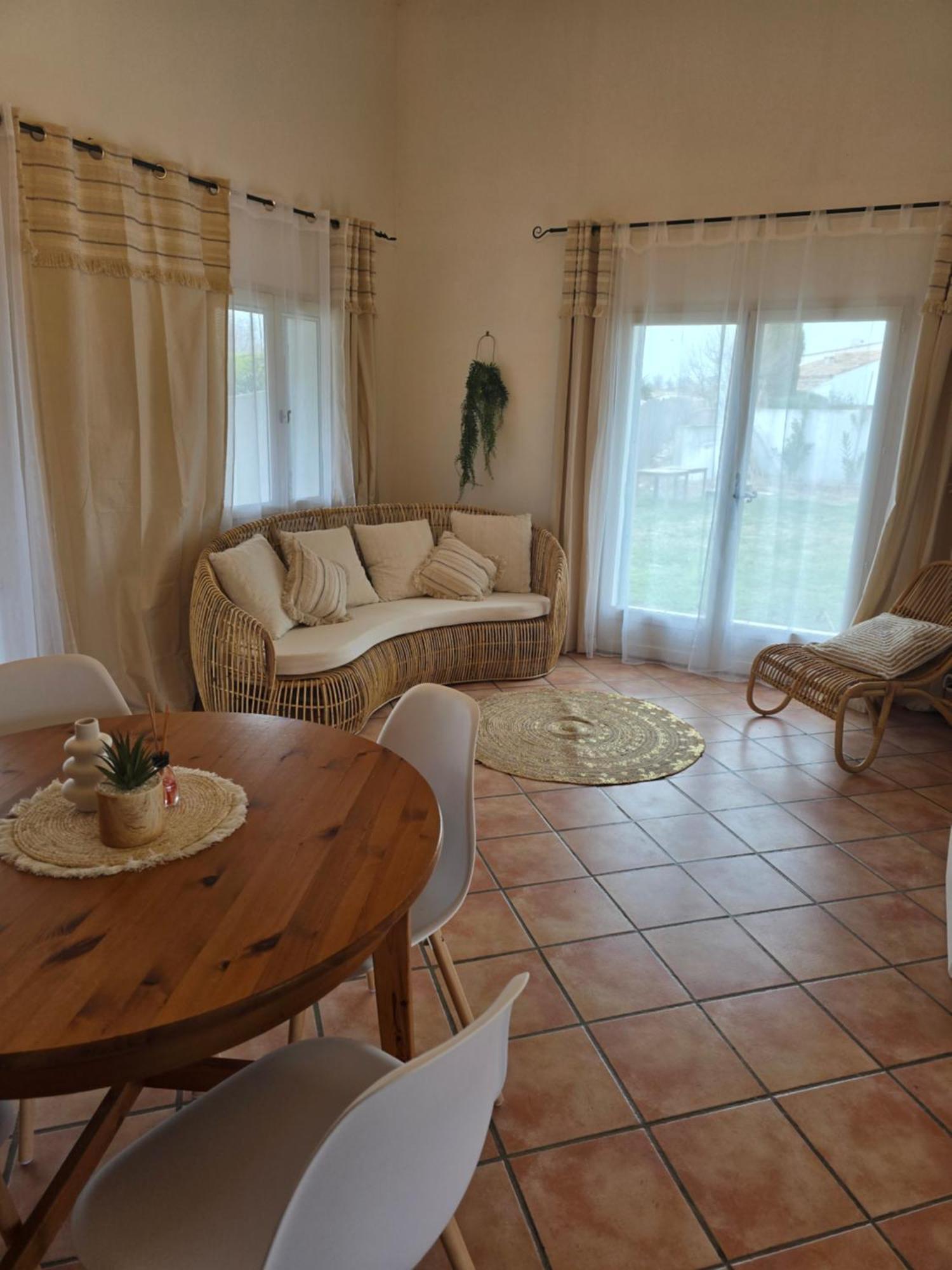 Le Mas Des Sagnes Saintes-Maries-de-la-Mer Habitación foto